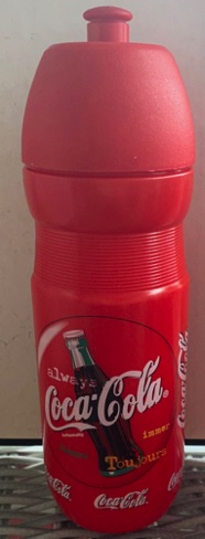 58191-1 € 4,00 coca cola bidon afb logo met fles H. D..jpeg